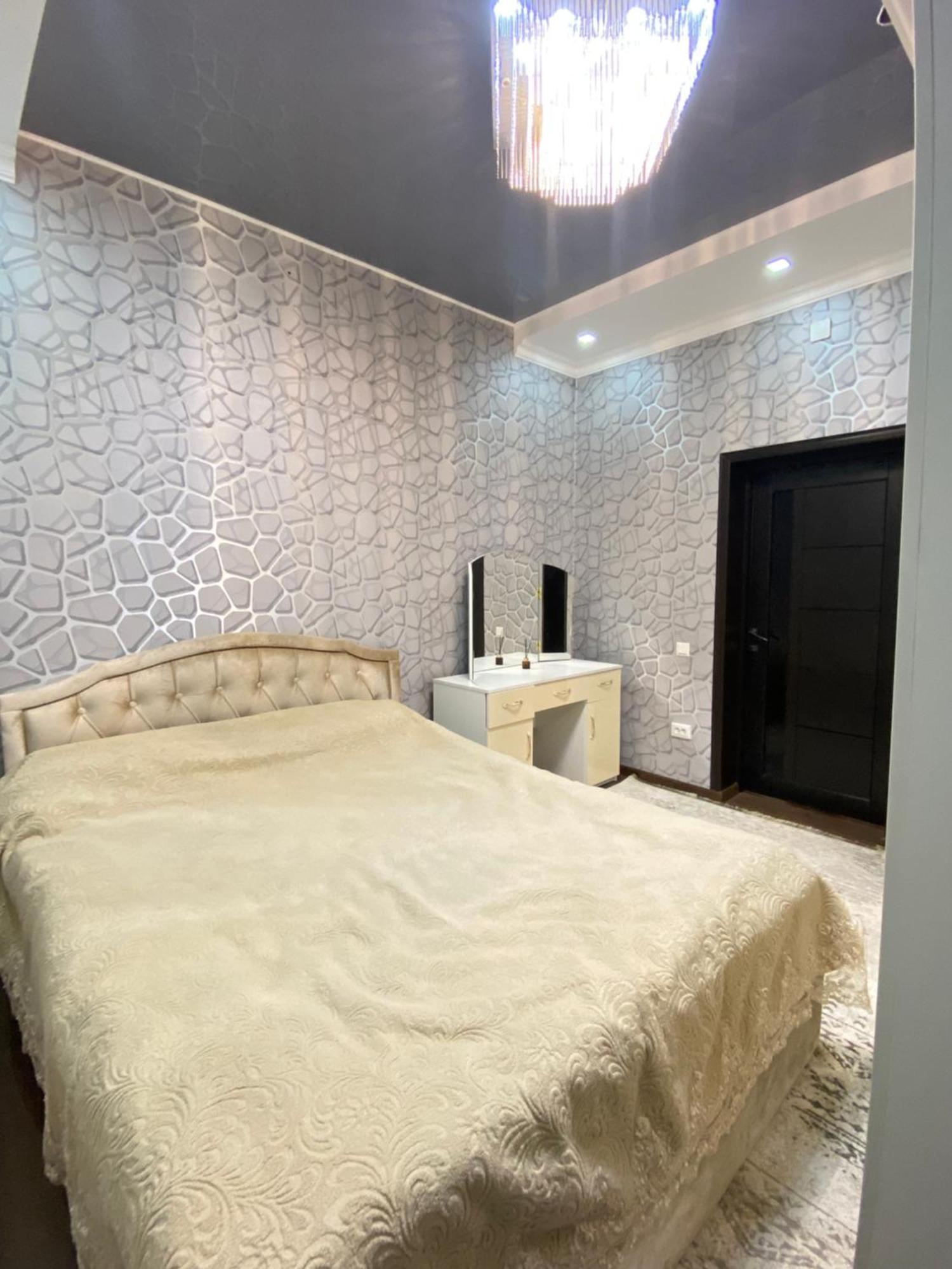 Guest House Glover Karakol Luaran gambar